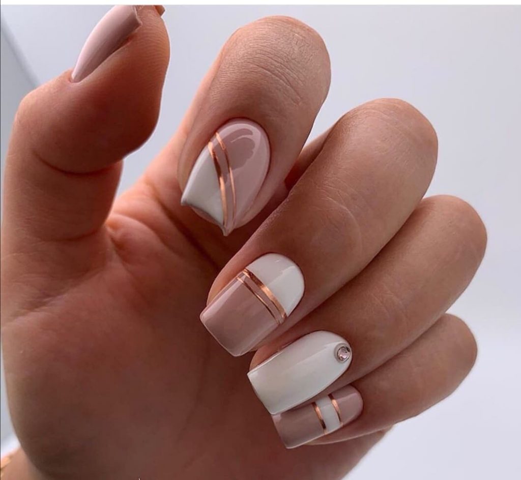 Short square gel nails