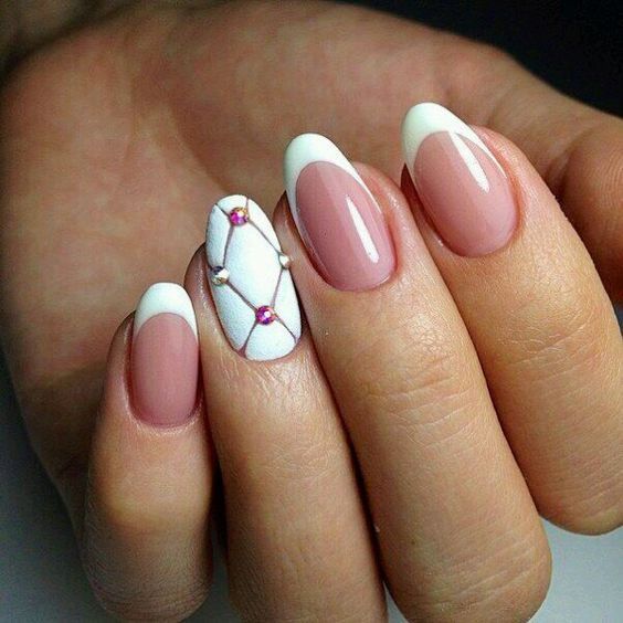French manicure 2021