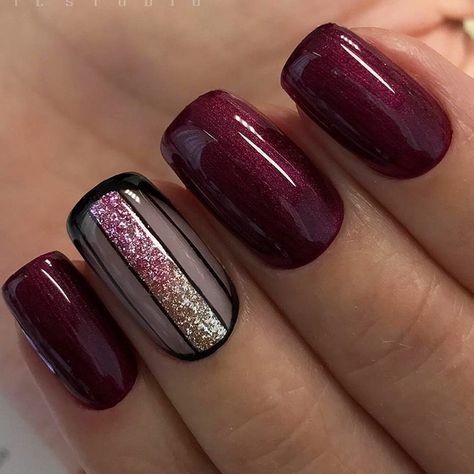 Unghii gel burgundy