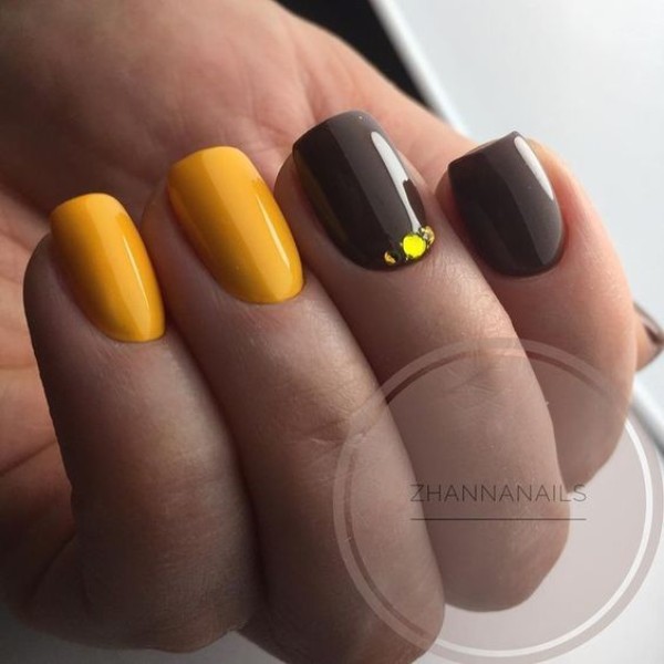 yellow gel nails 2021