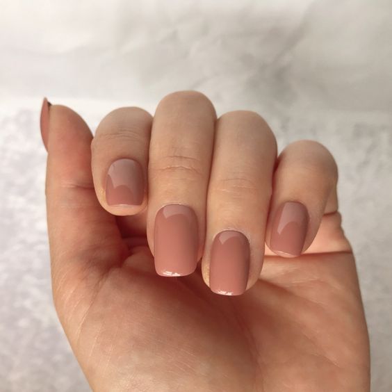 Short neutral gel nails