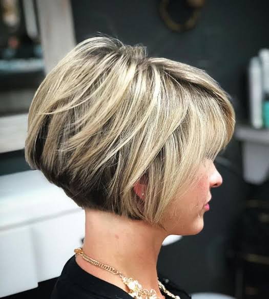 Jaw-length layered bob with soft movement around the face