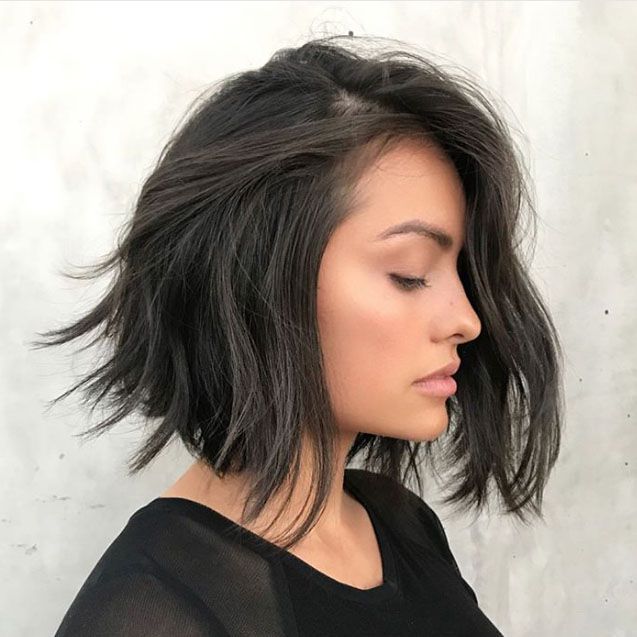 Collarbone lob for thin hair with a strong perimeter and soft natural movement